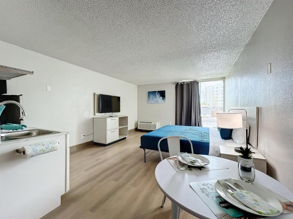 Room image 5